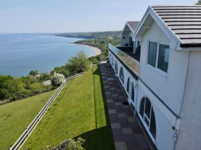 The White House, Panoramic Sea Views, Games Room, 3 Beds